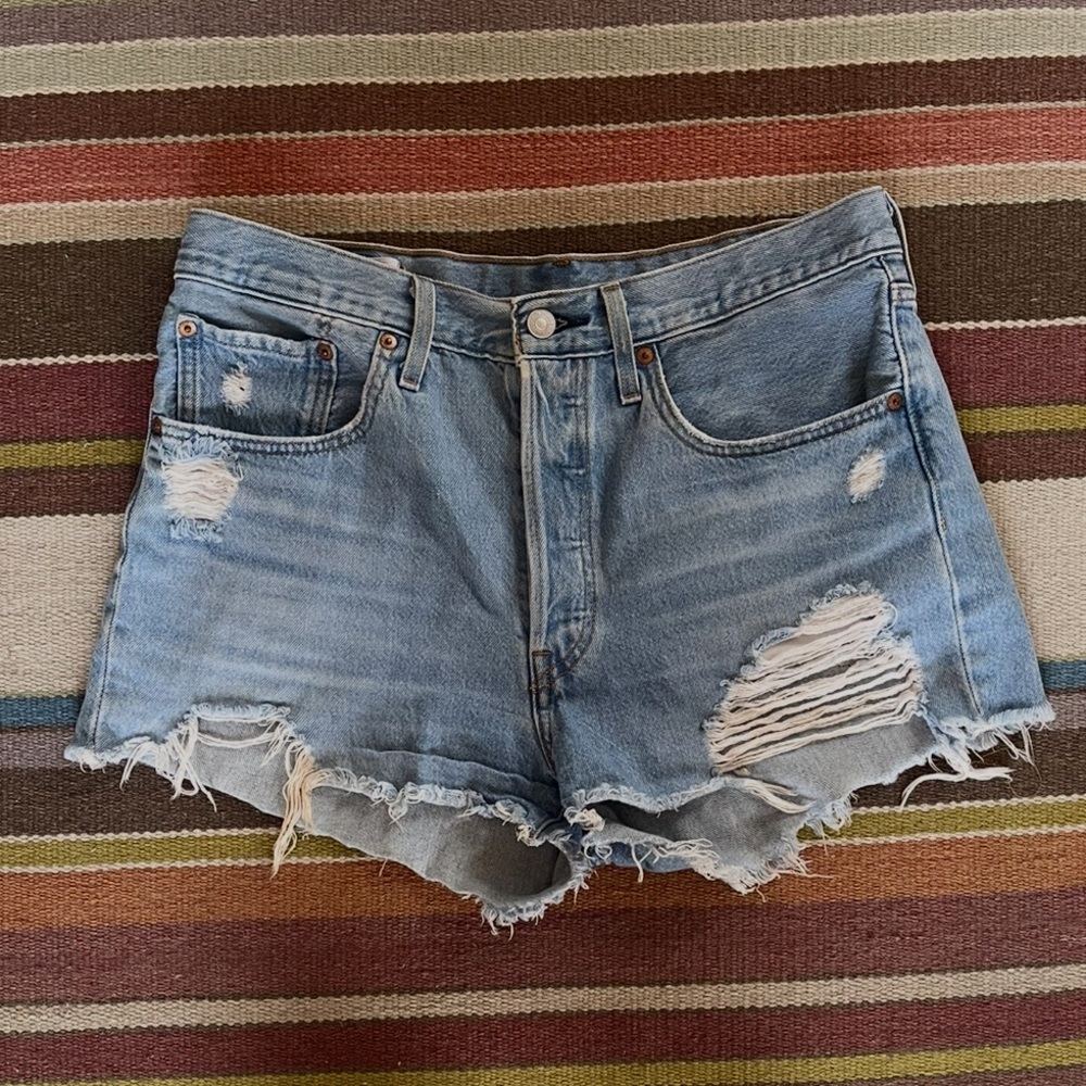 Levi’s 501 Cutoff Shorts - Size 32